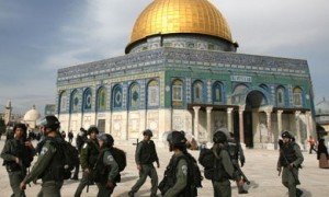 Ciidamada Israa’il oo gudaha u galay masjidka Aqsa