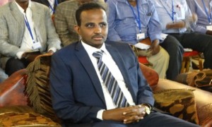C/raxmaan Odawaa”Waxaan baadi goob u gelayaa dadkii ay Villa Somalia kala qeybisey”