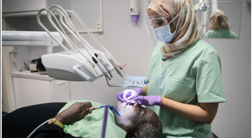 Somali Dentist Helping Refugees in Oslo