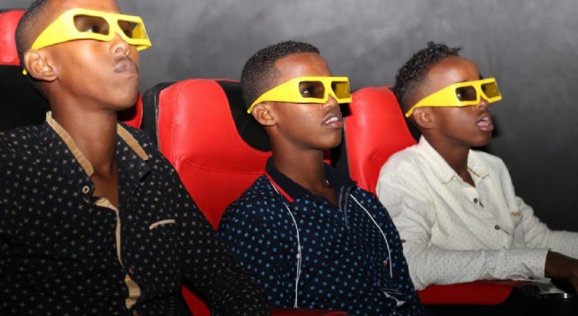 As Conflict Zone Gets Safer, Somalis Go For 3D Movies and Pizza
