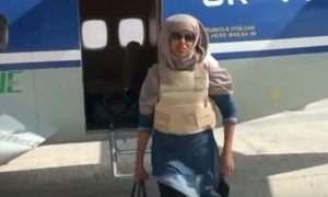 DAAWO: Gabar Musharaxad xildhibaan galmudug oo xiran jaakada”Bullet Proof Vest”
