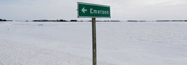 Refugees crossing into Canada from US on foot despite freezing temperatures