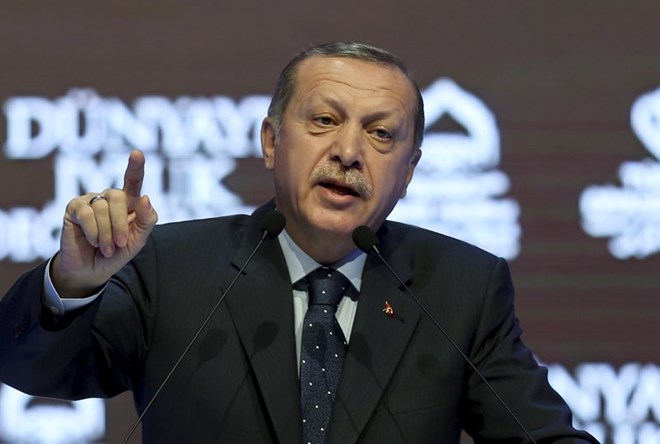 Turkish president says Dutch will ‘pay the price’ for insult