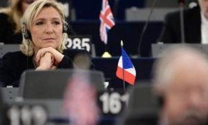Baaritaan deg deg ah oo ku socda Marine Le Pen