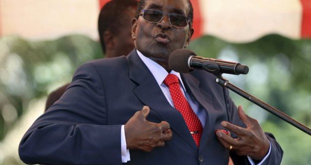 Deg Deg:- Madaxweyne Mugabe oo Is casilay.
