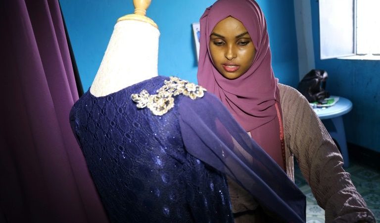Homegrown fashion emerges in troubled Somalia