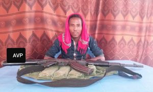 SAWIRO:-Rag ka tirsanaa Al-Shabaab & hubkooda oo la soo bandhigay