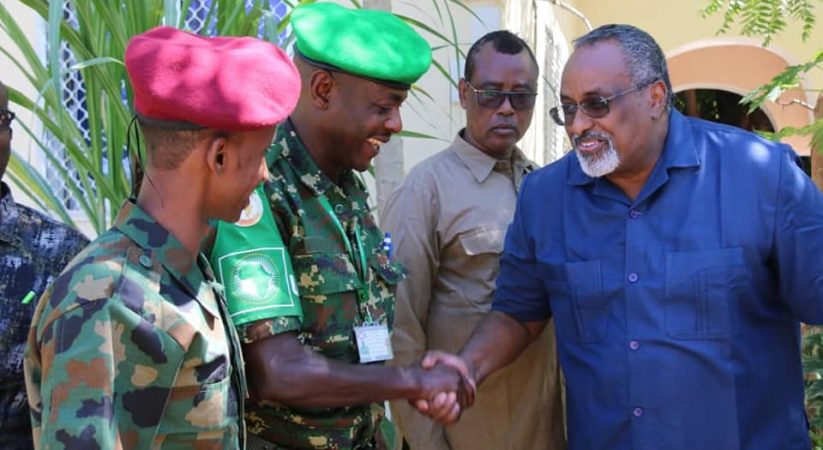 SAWIRO:-Waare oo Saraakiisha Ciidamada AMISOM kala hadlay dagaalka Al-Shabaab