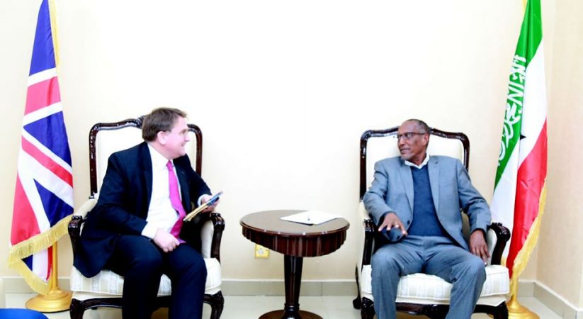 SAWIRO:-Madaxweynaha Somaliland oo la kulmey Safiirka Britain ee Somalia