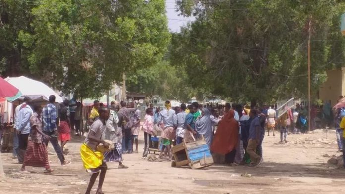 Al-Shabaab oo miinooyin ku xiray Hoyga Guddoomiyaha degmada Jalalaqsi