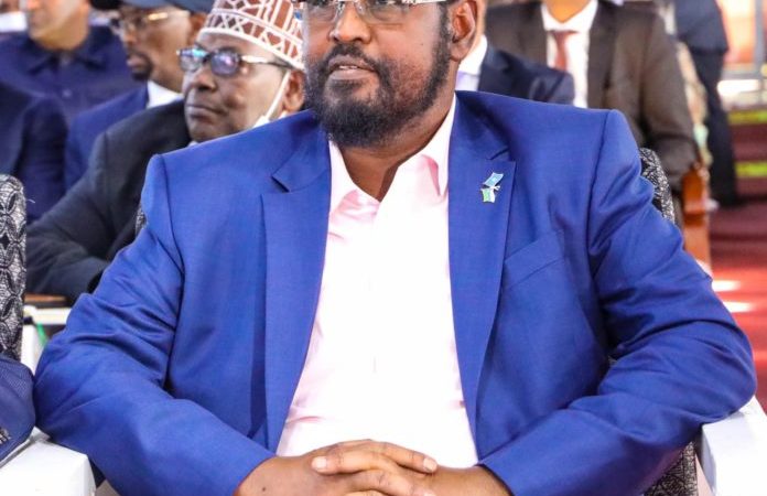 Axmed Madoobe” Hub ay laheyd dowladda ayay Al-Shabaab nagula dagaalameen”