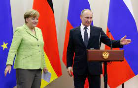 Angela Merkel oo  ugu baaqdey Ruushka inuu joojiyo ciidamada uu kusoo daabulayo xuduuda u dhaxaysa Ukraine iyo Ruushka