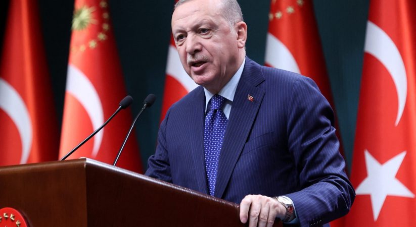 Madaxweyne Erdogan oo ku tilmaamay Madaxweynaha Maraykanka Joe Biden Danbiile dagaal