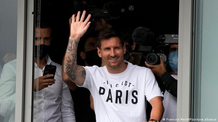 Lionel Messi oo  ku biiray kooxda Paris St Germain ee waddanka Faransiiska