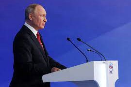 Putin oo  sheegay in ololihii 20-ka sano Mareykanka ee Afghanistan uu ku dhammaaday musiibo