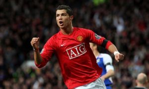 Cristiano Ronaldo  oo la sheegay  inuu tababarka la bilaabi doono Manchester United Khamiista