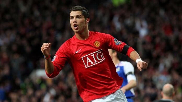 Cristiano Ronaldo  oo la sheegay  inuu tababarka la bilaabi doono Manchester United Khamiista