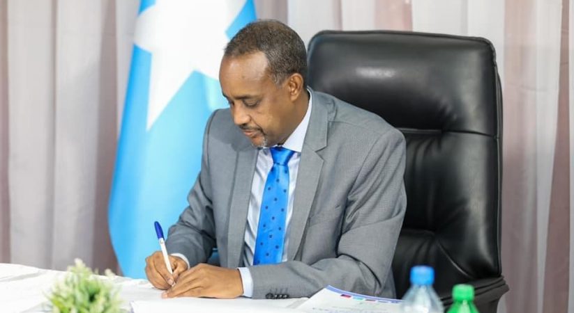 Prime Minister Roble accuse Farmaajo of obstructing justice and investigation into the killing of NISA official.