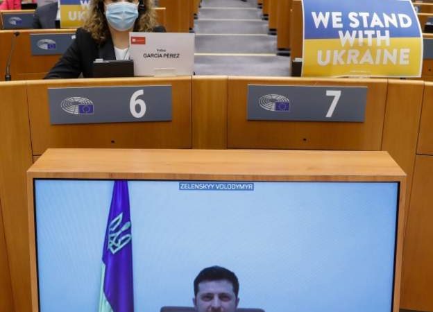 Madaxweynaha Ukraine Volodymyr Zelensky  oo qaylo dhaan u dirsday EU