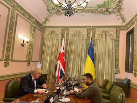 Ra’iisul wasaaraha Britain  Boris Johnson oo booqasho ku tagay magaalada Kyiv ee caasimadda Ukraine