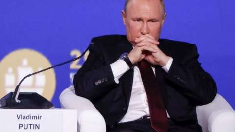 Vladimir Putin “  Ruushku wuxuu awoodda dhanka badda kula tartamayaa Maraykanka
