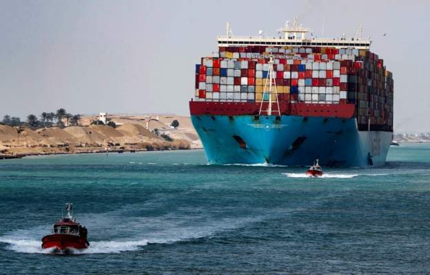 Marin biyoodka Suez Canal oo dib u furmay kadib markii uu go’doomiyay markab