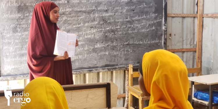 Educated youth in Mogadishu IDP camps employed as teachers