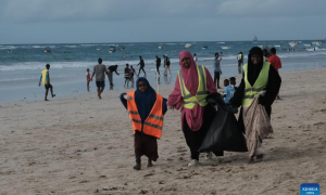 Youth-led campaign in Somalia tackles plastic pollution on beaches, boosts marine ecosystems
